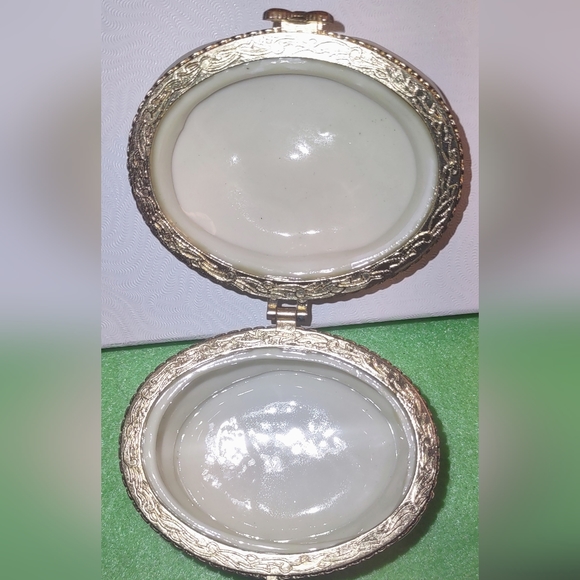 Vintage Glazed Porcelain Christmas Trinket Container - Picture 6 of 9